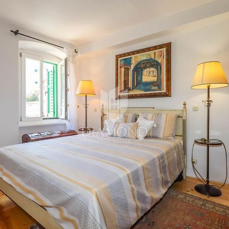 Villa Augusta Ferri Rovinj Bagian luar foto